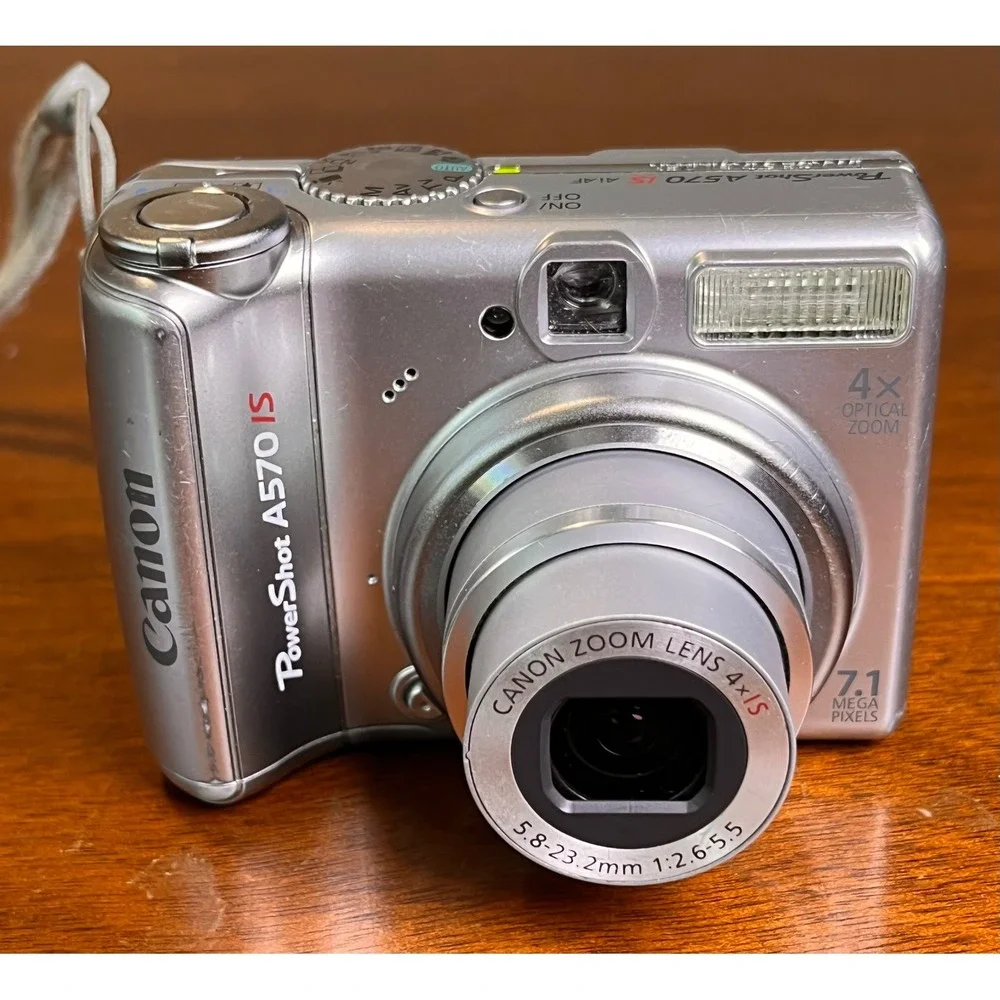 Canon PowerShot A570 IS 7.1MP Digital Camera w/Case